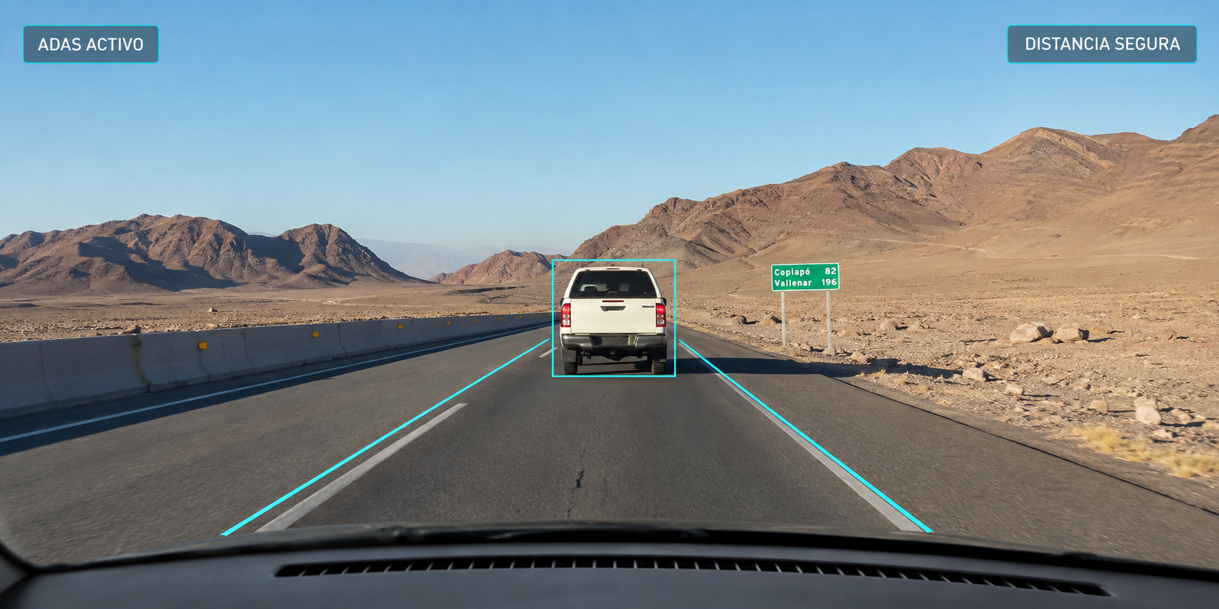 Representación fotorealista de una carretera de Atacama con detección ADAS de carril y distancia al vehículo de adelante
